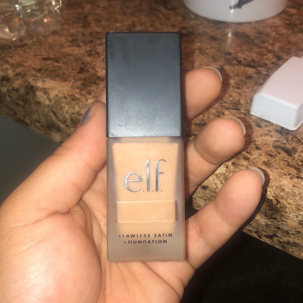 Makeup: foundation